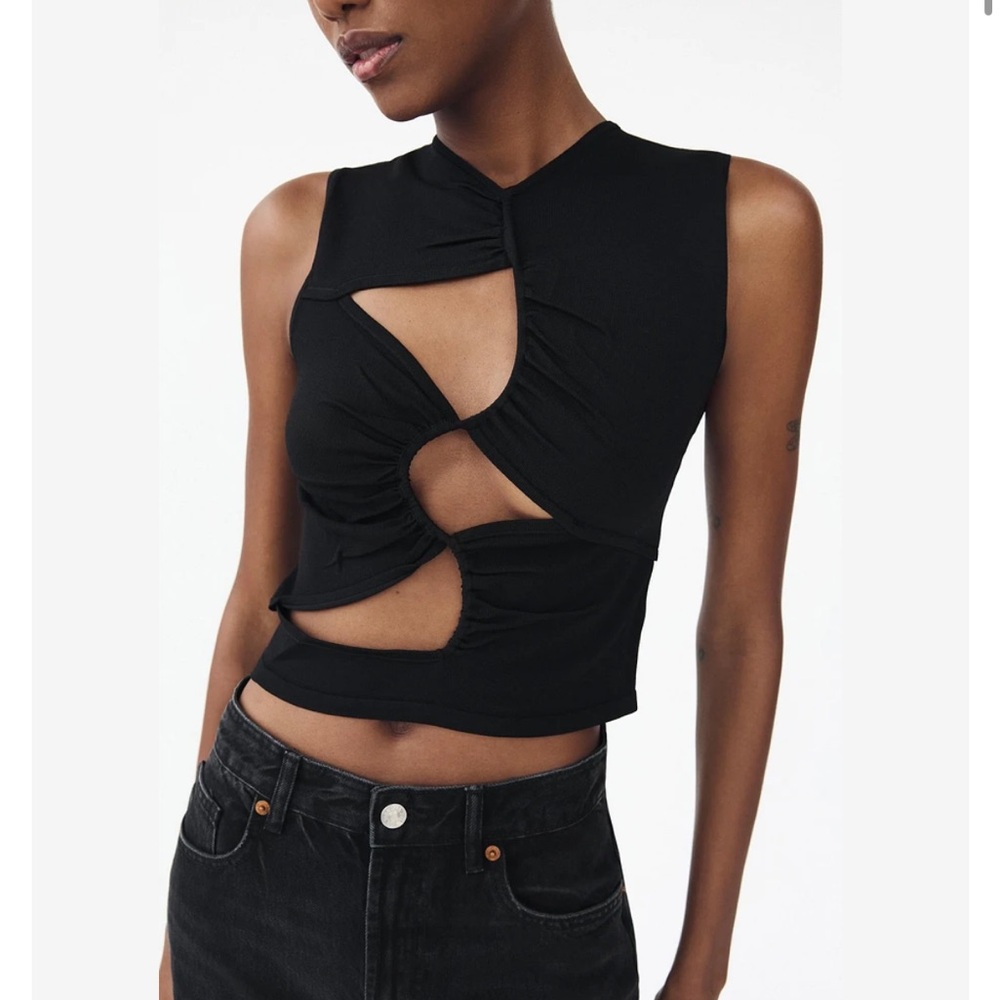 NWT ZARA 2024 COLLECTION CUT OUT KNIT TOP SIZE L
